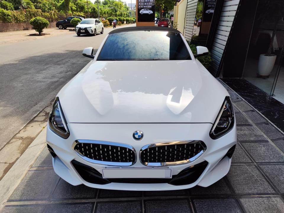 Thuê xe BMW Z4