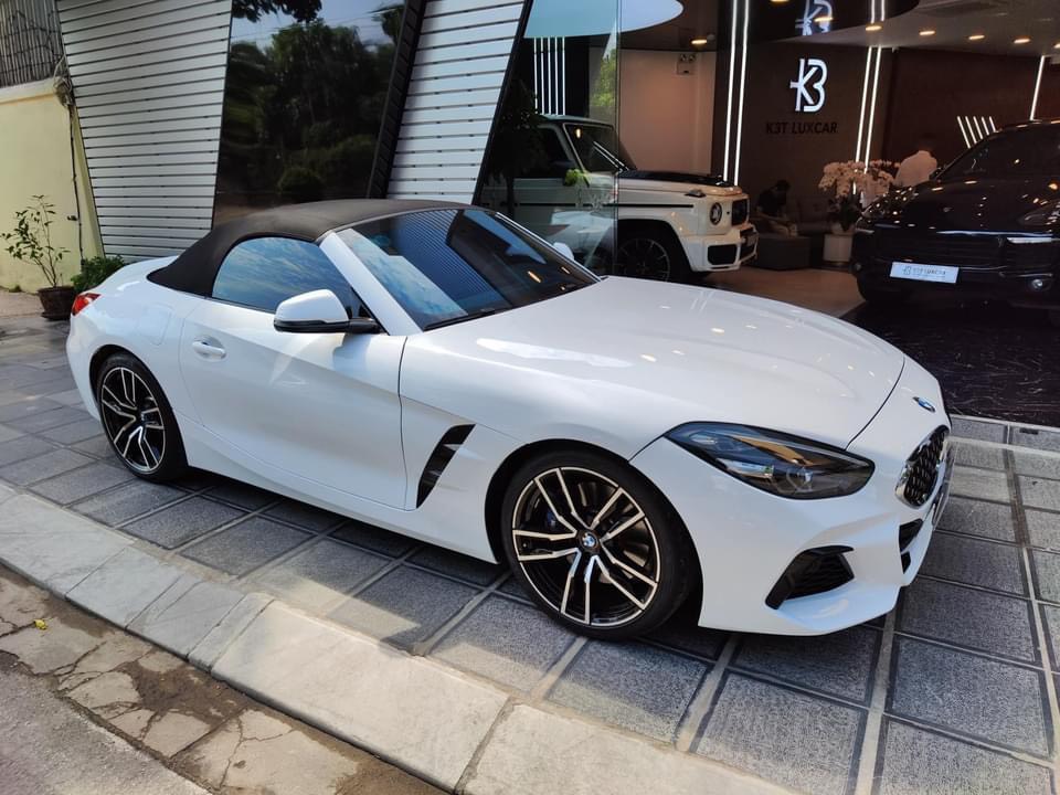 Thuê xe BMW Z4