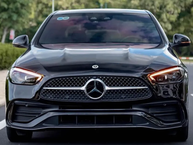 Mercedes là lựa chọn hoàn hảo khi thuê xe sang đi sự kiện
