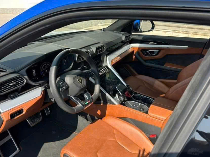 thuê xe Lamborghini tự lái