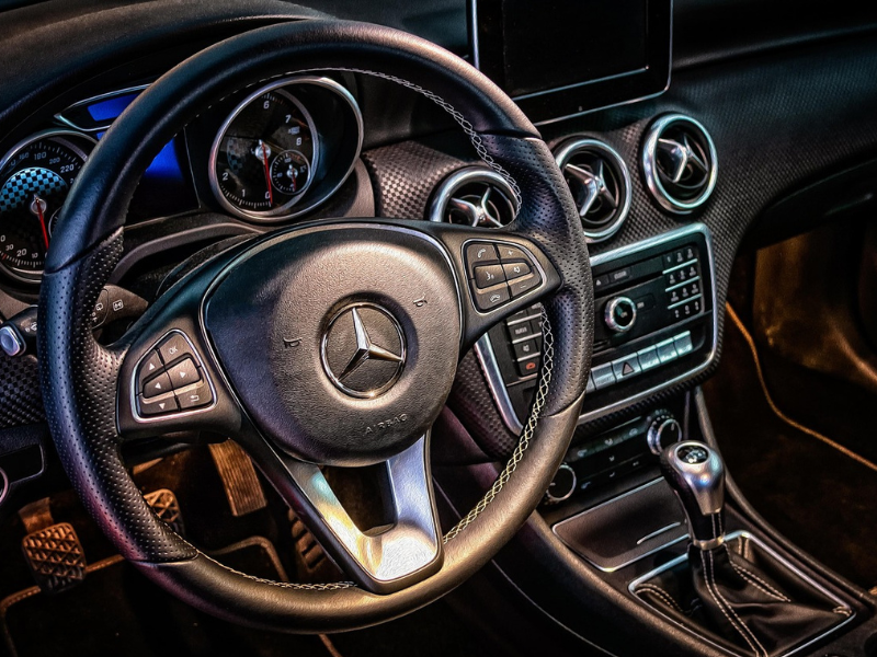 Thuê xe Mercedes du lịch mang lại cảm giác an toàn vượt trội