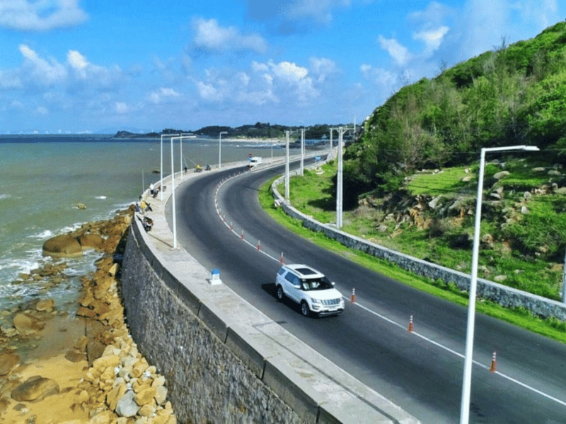 Cung đường Vũng Tàu - Long Hải - Phước Hải là cung đường đẹp ven biển yên bình
