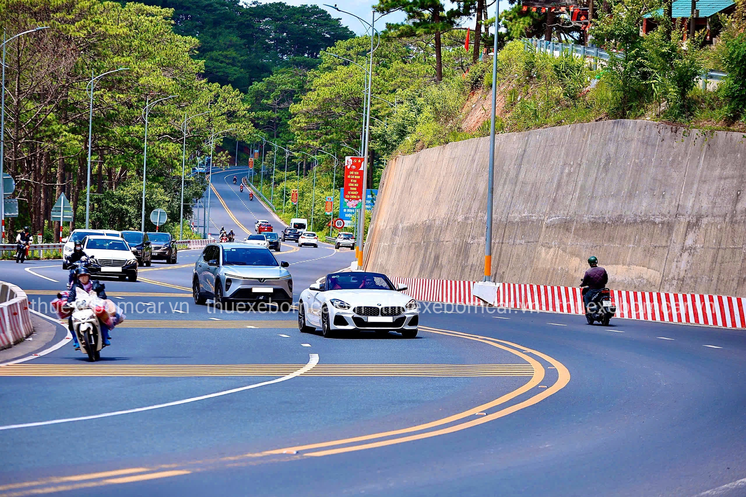 2.thue xe BMW Z4 tu lai