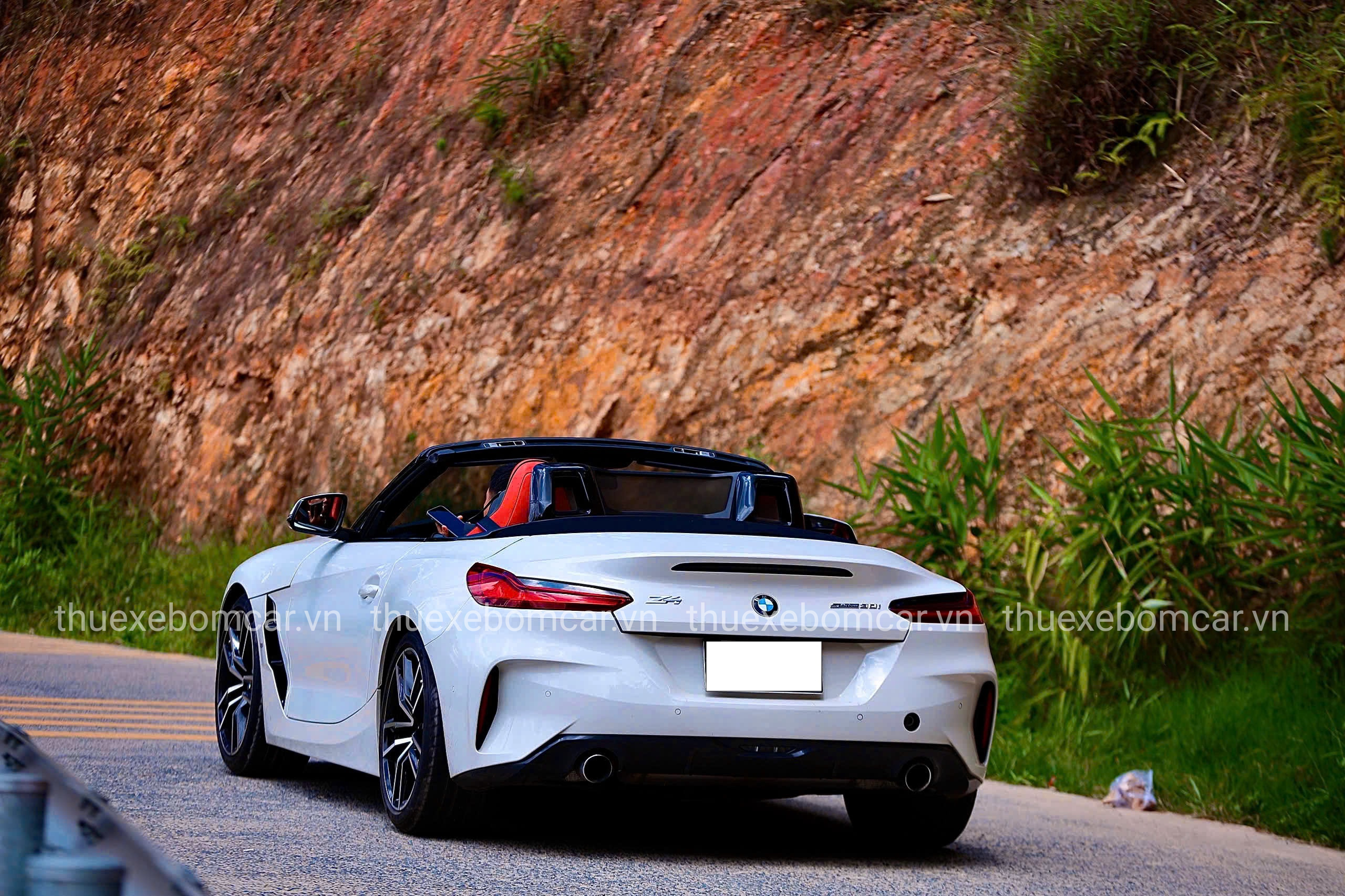 thuê xe bmw z4 tự lái