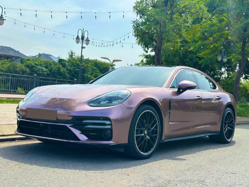 Top xe Porsche được thuê phổ biến gọi tên Panamera